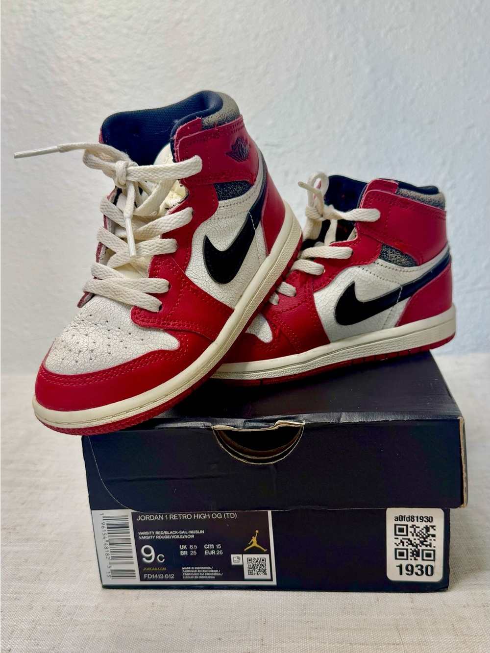 Nike Jordan 1 High OG Lost and Found Chicago Red and White Sneakers 9C EUC